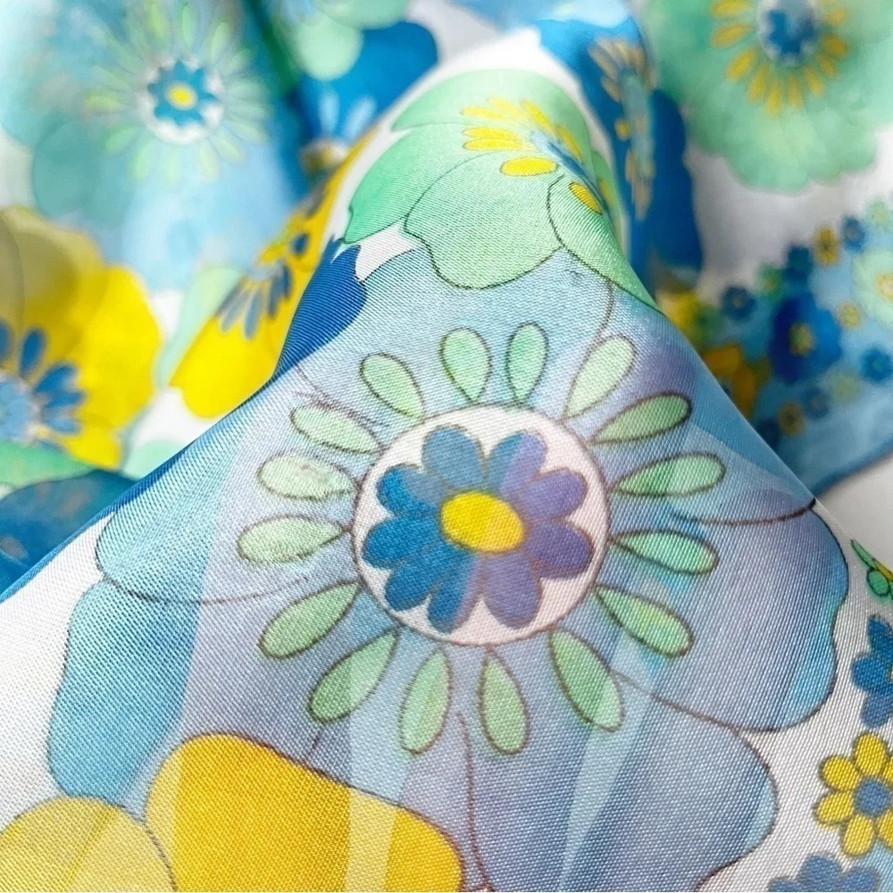 Vintage 60s 70s Floral Scarf Headscarf Neckerchief
